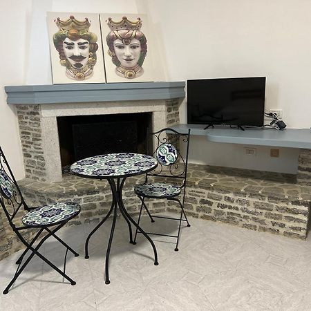 كاستيلوزو Villa Dolce Vita Rooms المظهر الخارجي الصورة